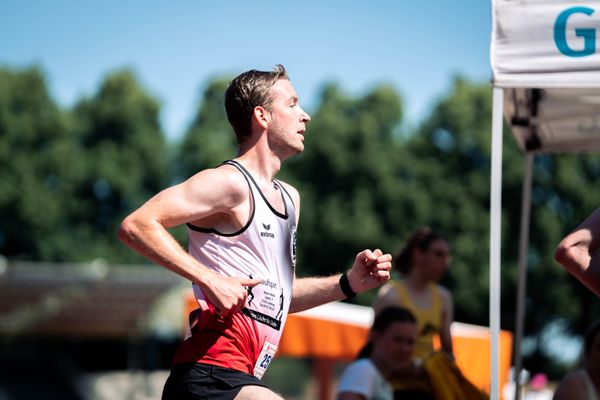 Nils-Hendrik Meier (Lueneburger SV) ueber 5000m am 03.07.2022 waehrend den NLV+BLV Leichtathletik-Landesmeisterschaften im Jahnstadion in Goettingen (Tag 1)